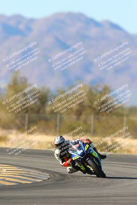 media/Jan-10-2025-CVMA Friday Practice (Fri) [[489e0da257]]/Group 4 and Trackday/Session 5 (Turn 7)/